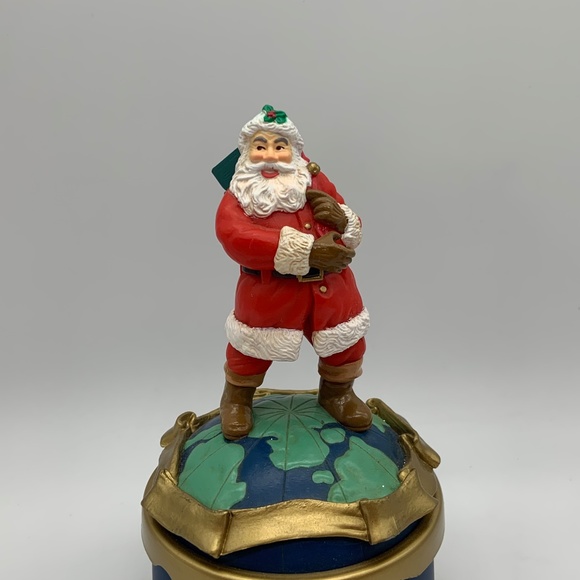 Vintage Coca-Cola Santa Claus Delivering Presents Christmas Spinning Music Box - Picture 4 of 13